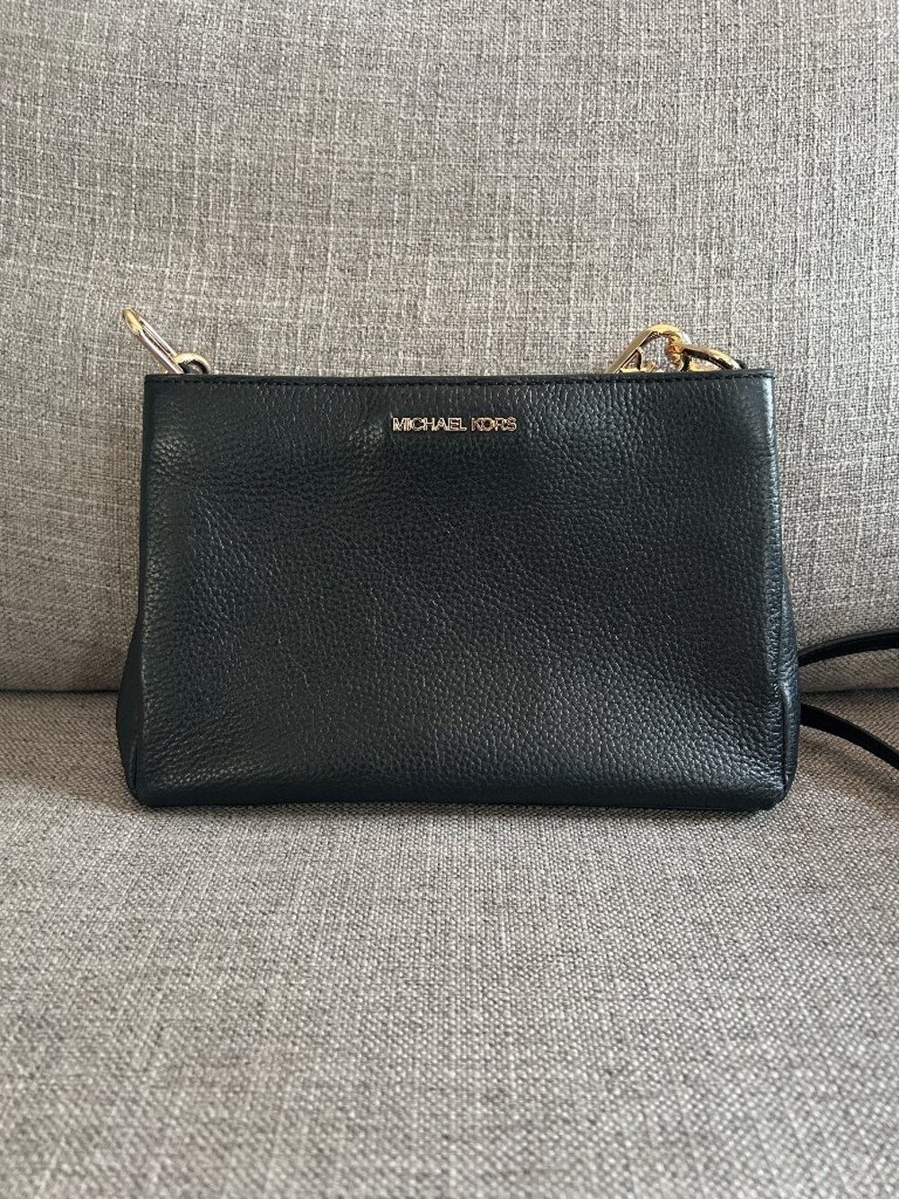 Michael Kors Black Pebbled Leather Crossbody Bag Gold-Tone Hardware Chic Classic